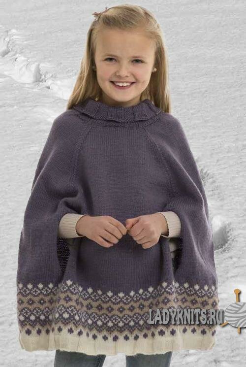 Вязаное спицами красивое пончо с жаккардовым узором для девочке от 4 до 12 лет